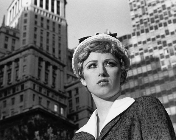 Cindy Sherman, Untitled Film Still #21, 1978.  (Foto Courtesy of the artist and Metro Pictures, New York)